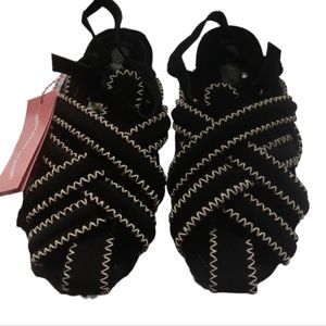 FARM RIO Women's Vegan Black/White stripped Sandals SZ-US 11